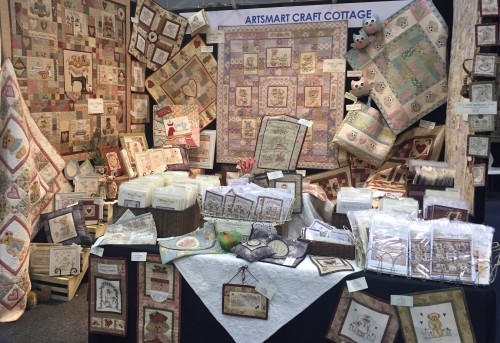 AQM 2015 ~ setting up the Artsmart Craft Cottage stand