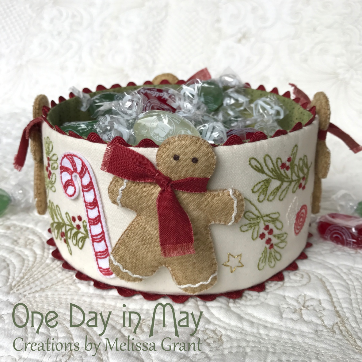 Sweet Treats - Christmas fabric bowl with dimensional gingerbread men